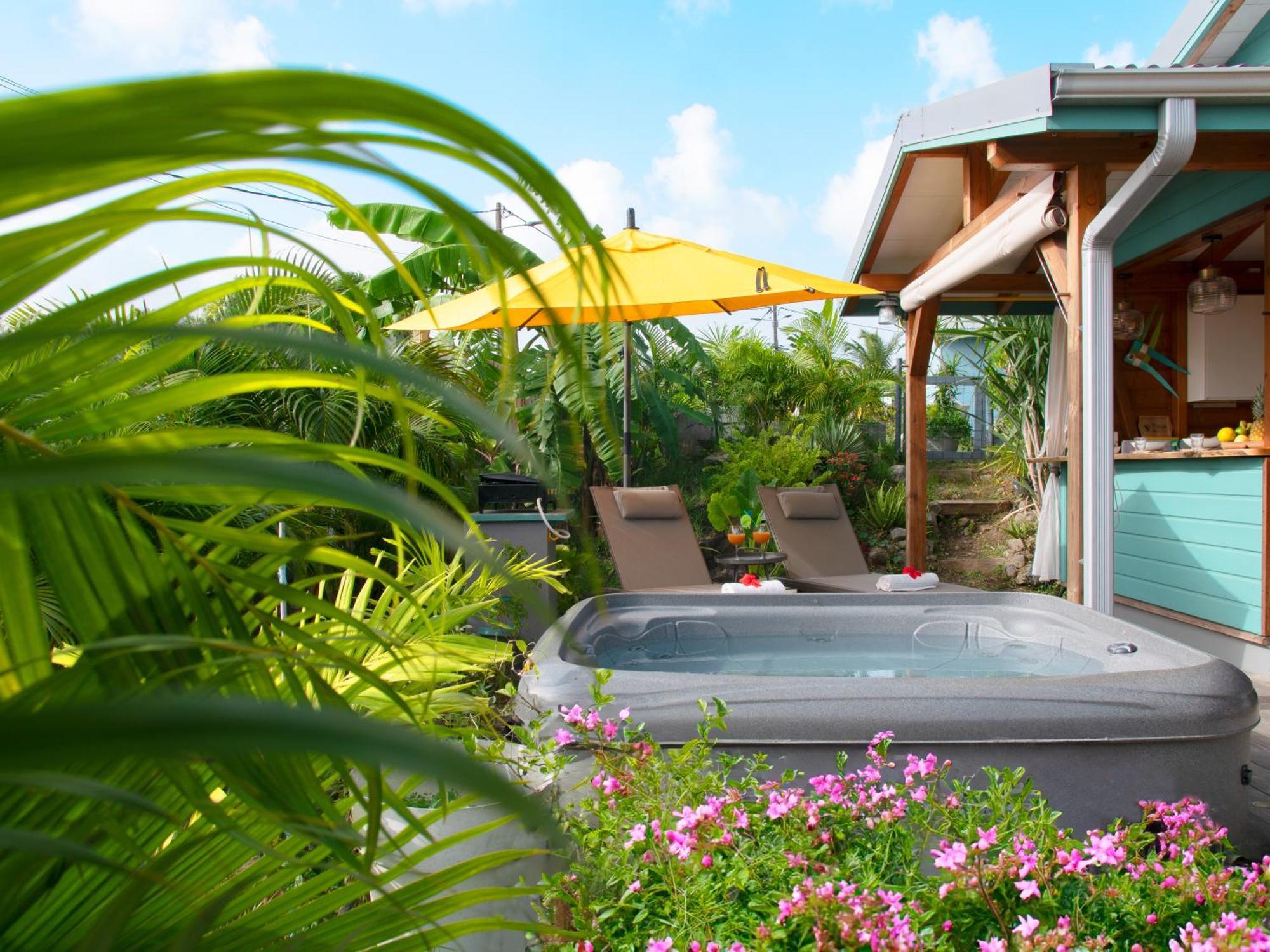 Bungalows Ti Lodge Martinique - Pres De La Plage Avec Jacuzzi Prive Sainte-Luce Exterior foto